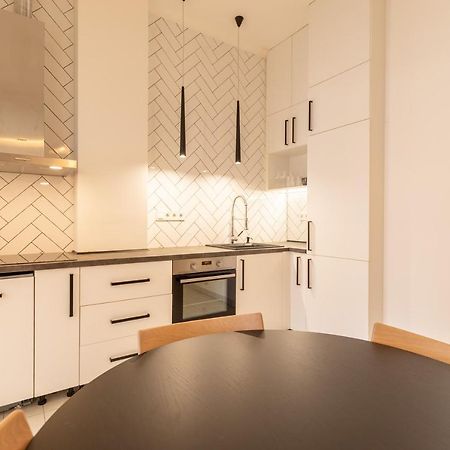 The Palm Springs Apartment บูดาเปสต์ ภายนอก รูปภาพ