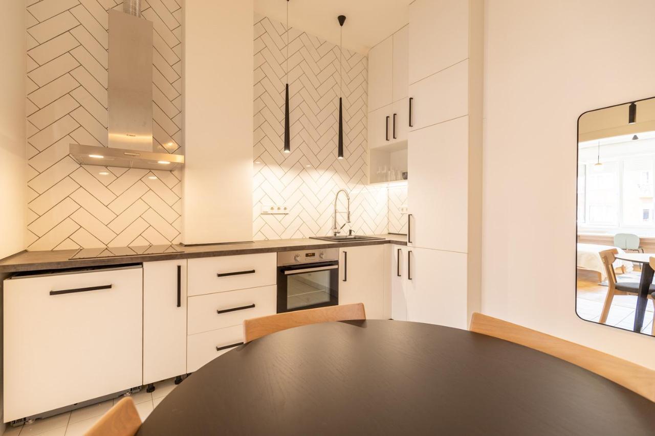 The Palm Springs Apartment บูดาเปสต์ ภายนอก รูปภาพ